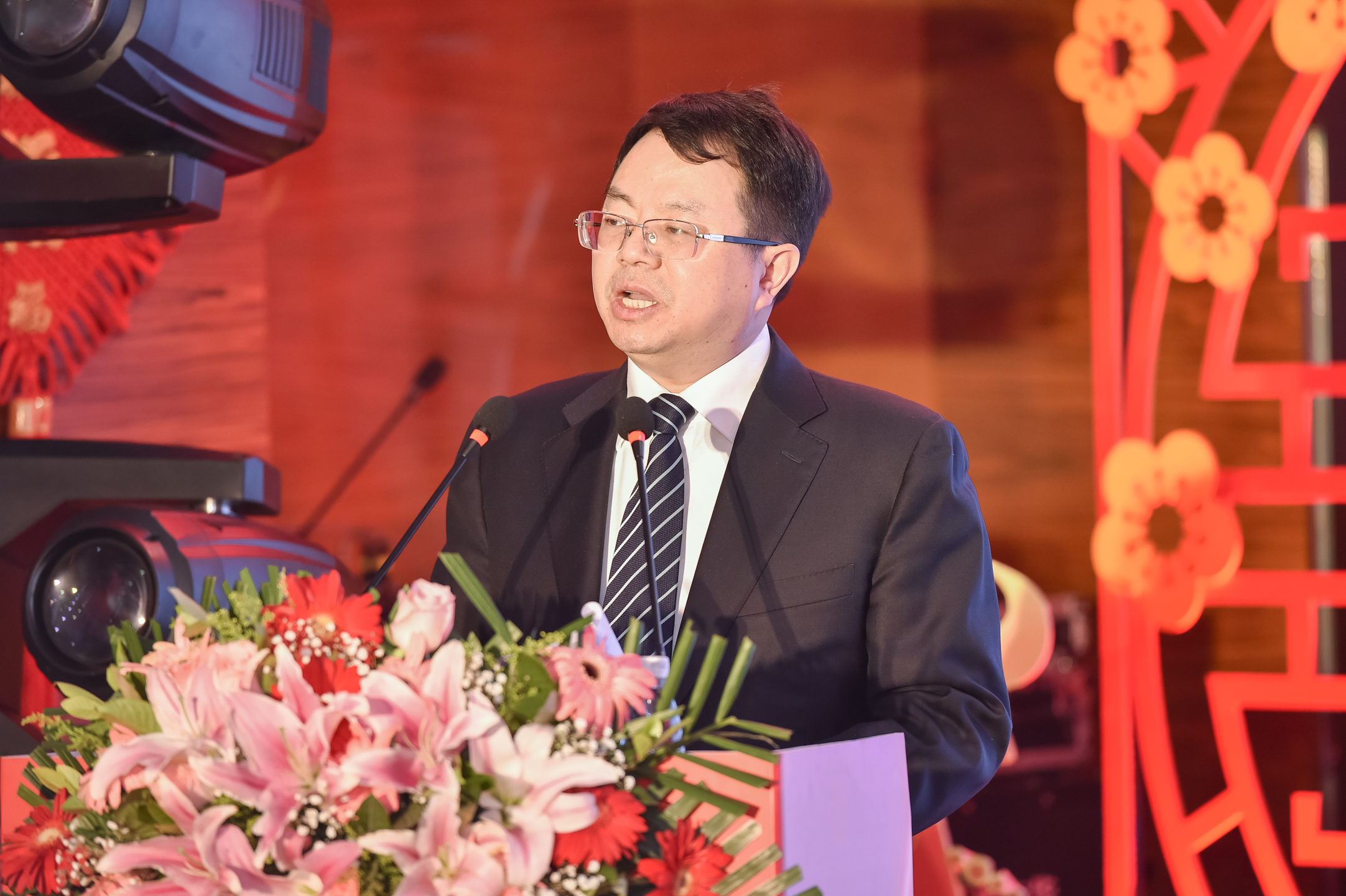 放眼前行，，同心逐梦 |  南宫娱乐矿业2020年度事情报告会暨2021新春线上团拜会“云端”绽放_南宫娱乐（官网）